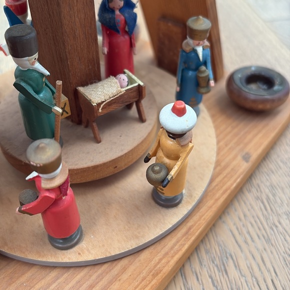 Vintage Pyramid Made in German Democratic Republic Wood Nativity Scene - Picture 6 of 13